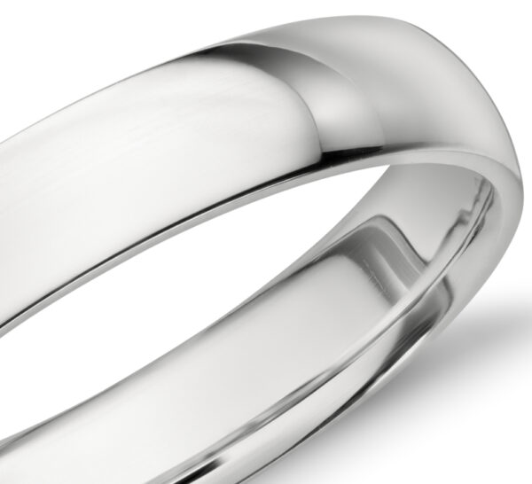 Mid-weight Comfort Fit Wedding Ring in Platinum (4mm)