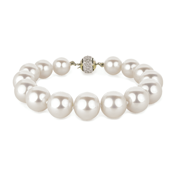 White Freshwater Pearl Bracelet with Diamond Clasp in 18k Yellow Gold